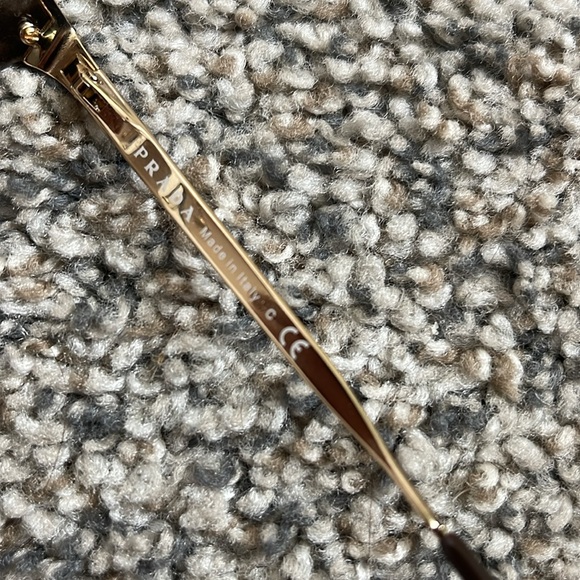 Sunglasses - Picture 4 of 7